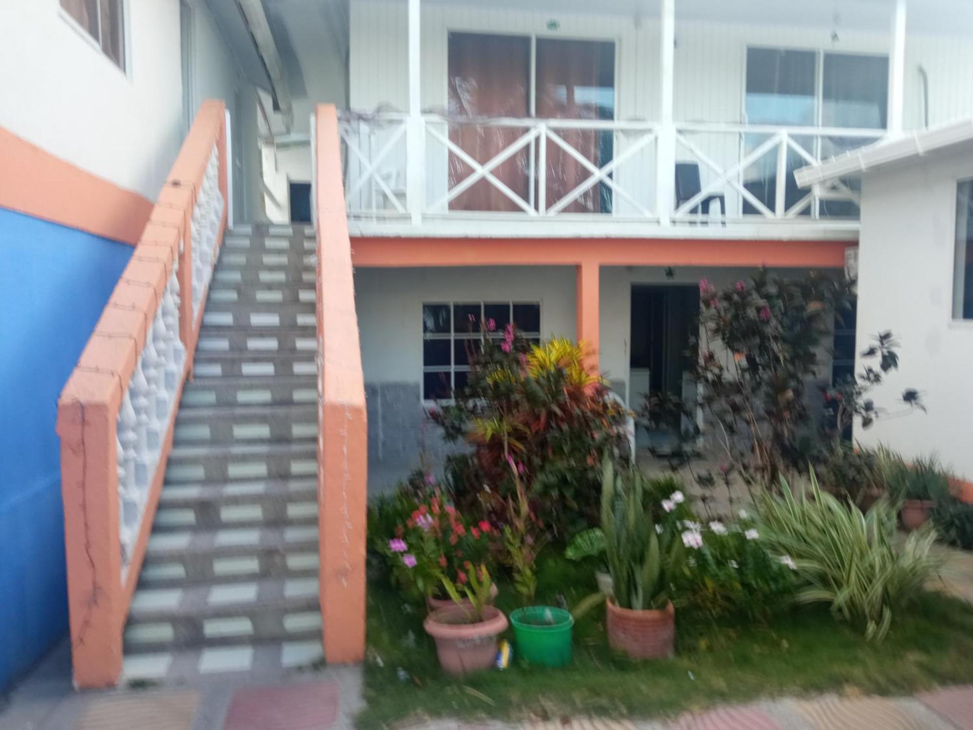 Hotel Posada Valerie Archibolds Esterno foto