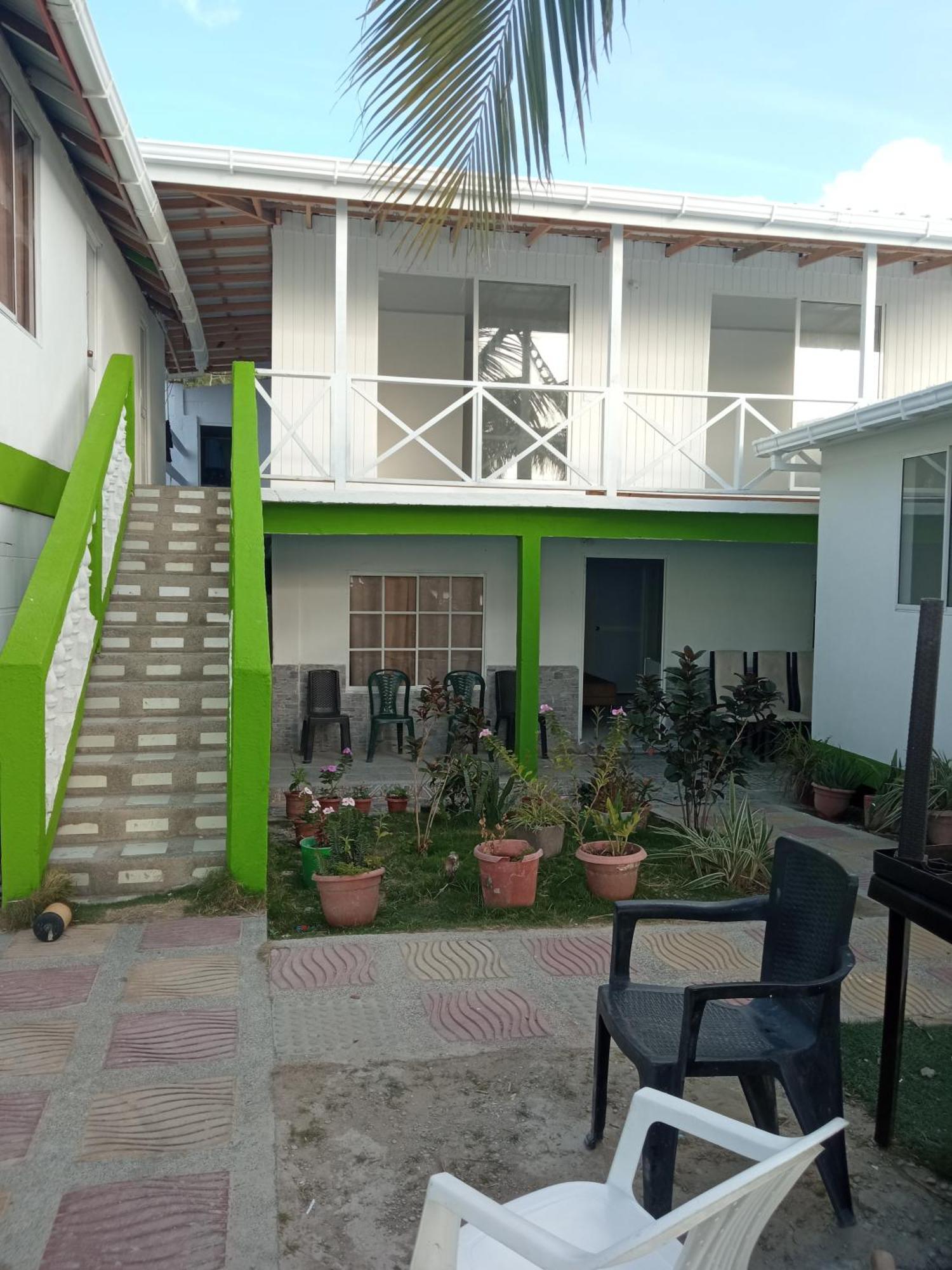 Hotel Posada Valerie Archibolds Esterno foto